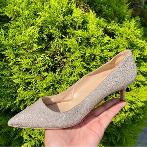 Like New! Manolo Blahnik BB Kitten Heel Metallic Silver Paisley Textured Pumps